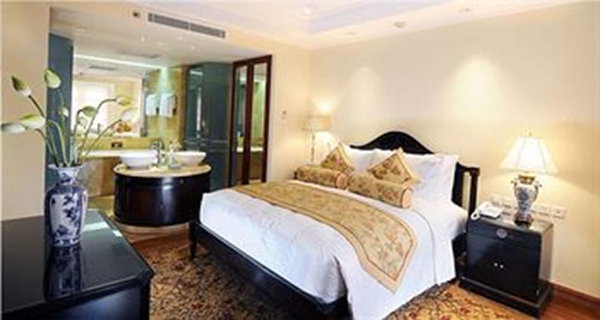 Indochine Palace होटल